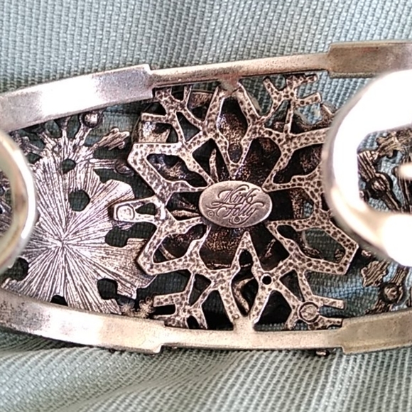 🌨️ KIRK'S FOLLY WINTER ANGEL BRACELET 🌨️ - Picture 4 of 7